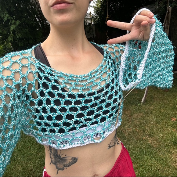 Handmade crochet blue + white sleeves - Picture 1 of 3